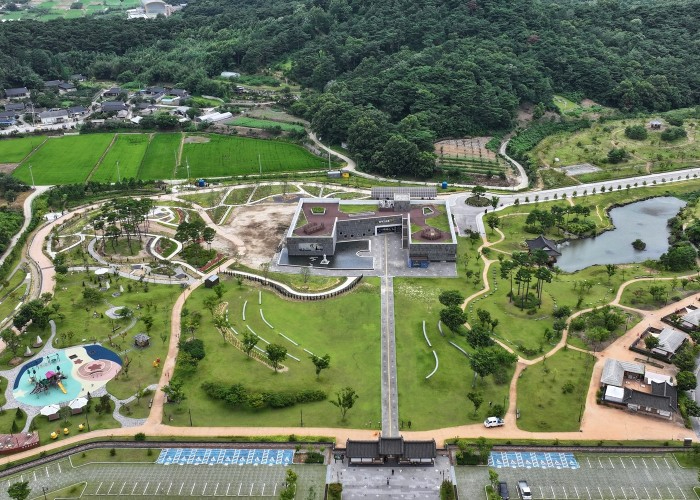 정읍 한국가요촌 달하 전경과 여름 관광시설