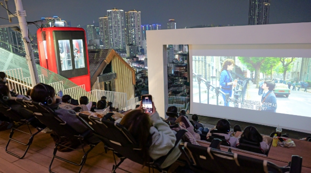 부산 동구, 출발부터 매진 행진, 2026년 '168 더 데크' 첫 상영부터 흥행