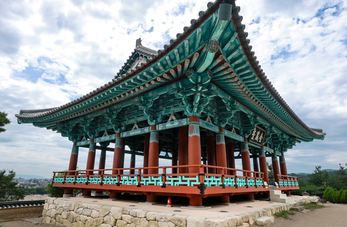 경주시, 형산강과 도심 한눈에 담는 금장대, 역사와 절경 어우러진 전망 명소